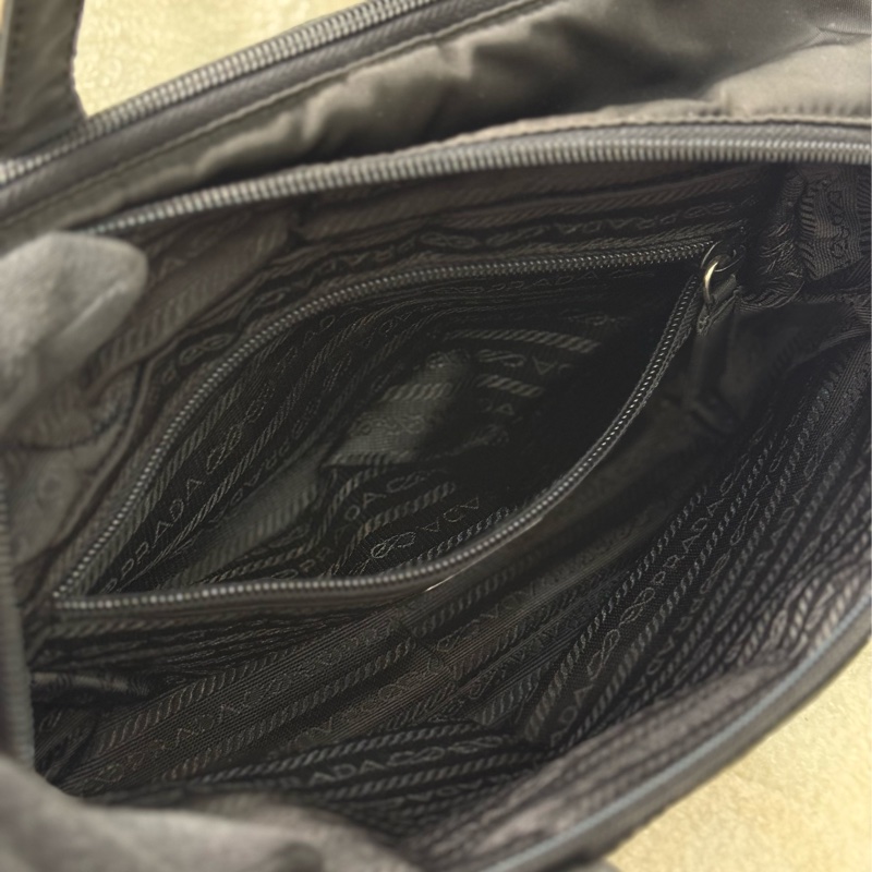 Prada多功能黑色保齡球包-7