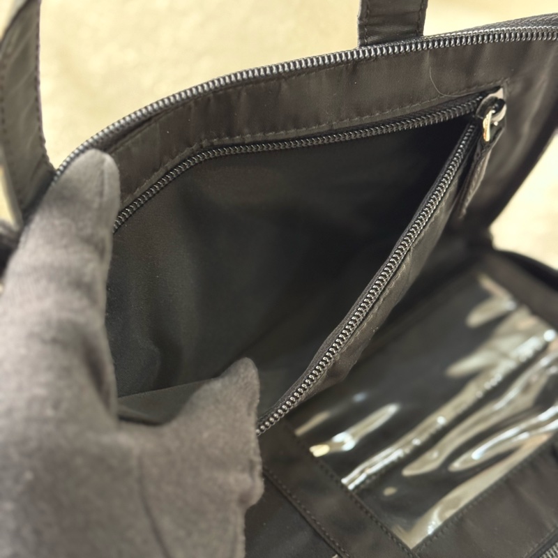 Prada多功能黑色保齡球包-9