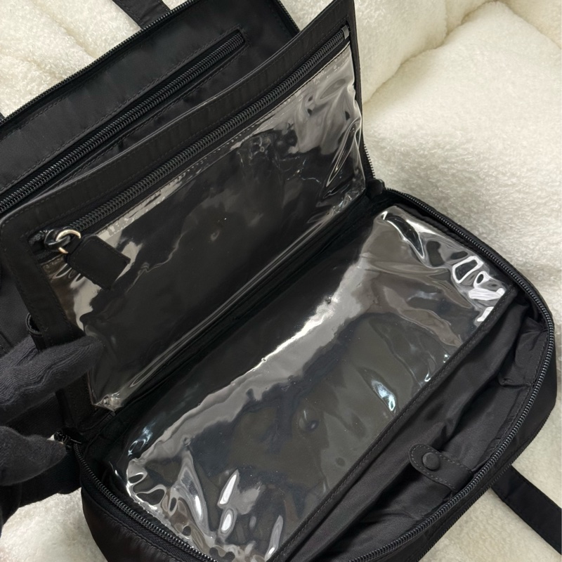 Prada多功能黑色保齡球包-10