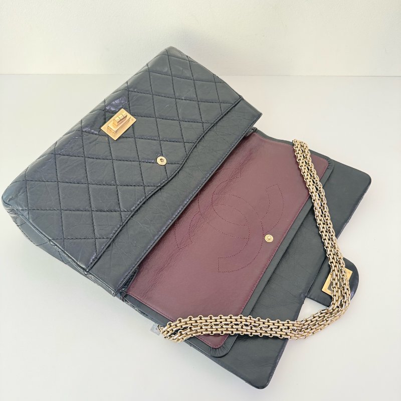 香奈兒 / Chanel 2.55 肩背包 大號 黑金牛皮 尺寸: 20×31.5×10 cm 年份:2010 年 13 開-7