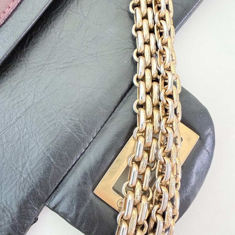 香奈兒 / Chanel 2.55 肩背包 大號 黑金牛皮 尺寸: 20×31.5×10 cm 年份:2010 年 13 開-9