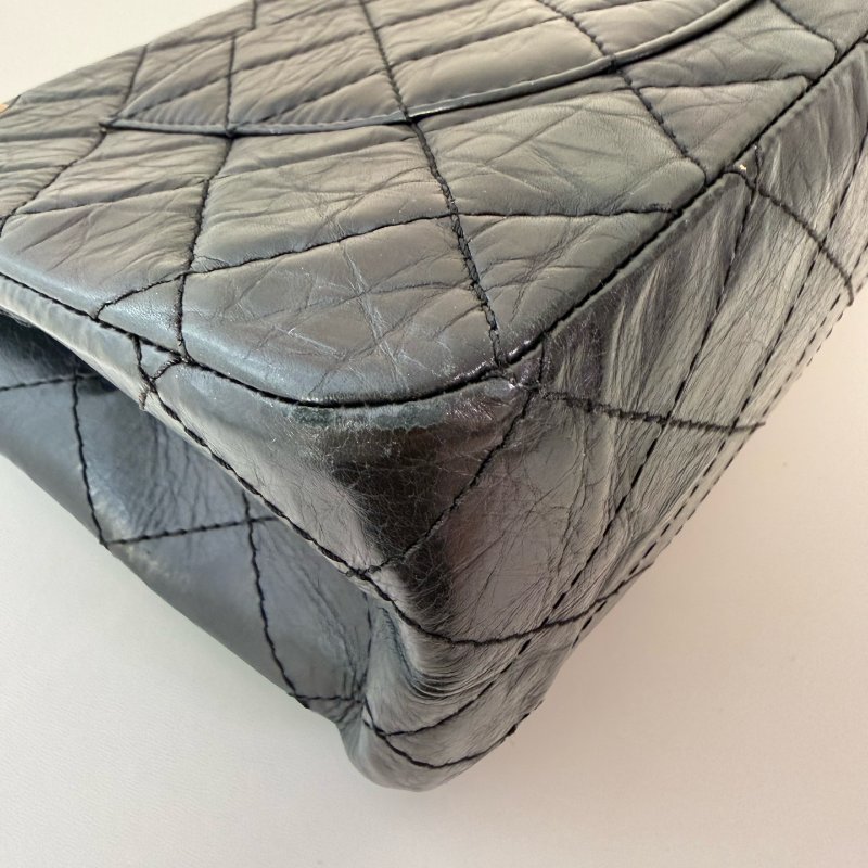 香奈兒 / Chanel 2.55 肩背包 大號 黑金牛皮 尺寸: 20×31.5×10 cm 年份:2010 年 13 開-16