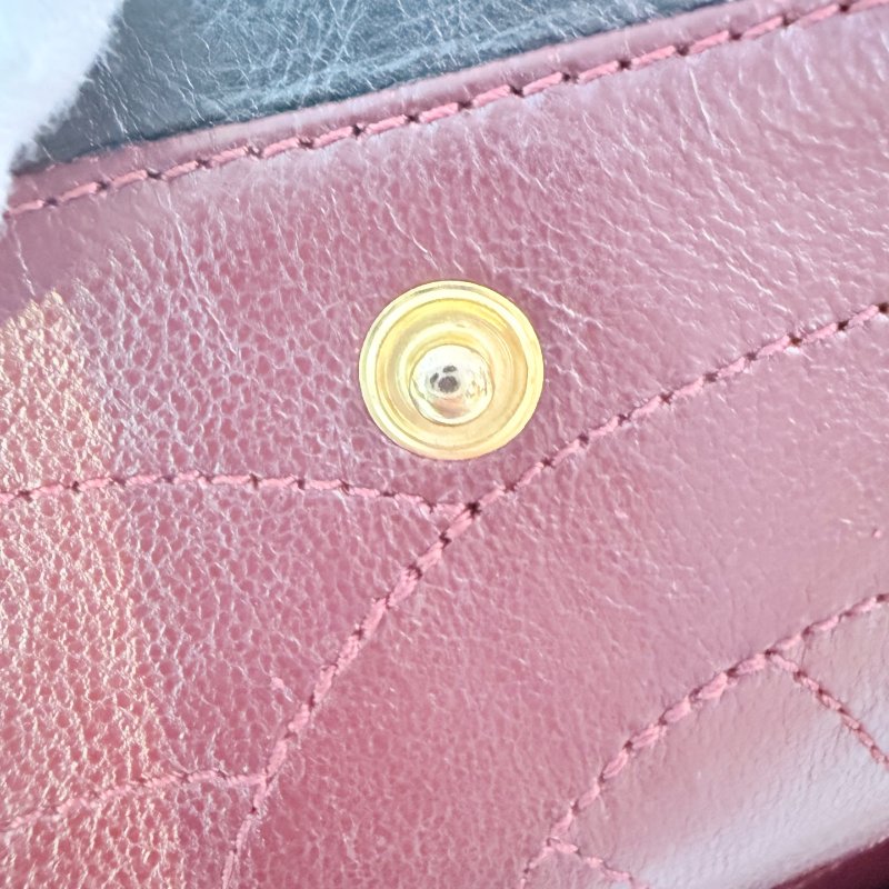 香奈兒 / Chanel 2.55 肩背包 大號 黑金牛皮 尺寸: 20×31.5×10 cm 年份:2010 年 13 開-24