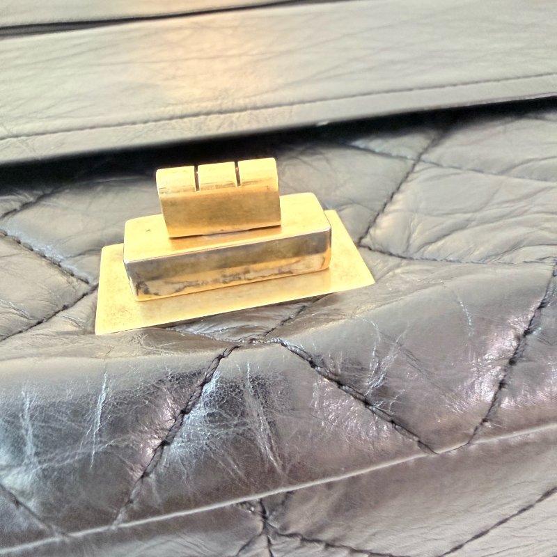 香奈兒 / Chanel 2.55 肩背包 大號 黑金牛皮 尺寸: 20×31.5×10 cm 年份:2010 年 13 開-25