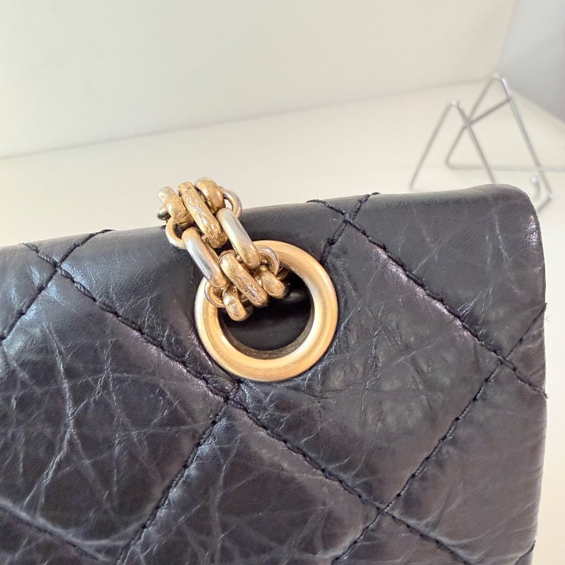 香奈兒 / Chanel 2.55 肩背包 大號 黑金牛皮 尺寸: 20×31.5×10 cm 年份:2010 年 13 開-27