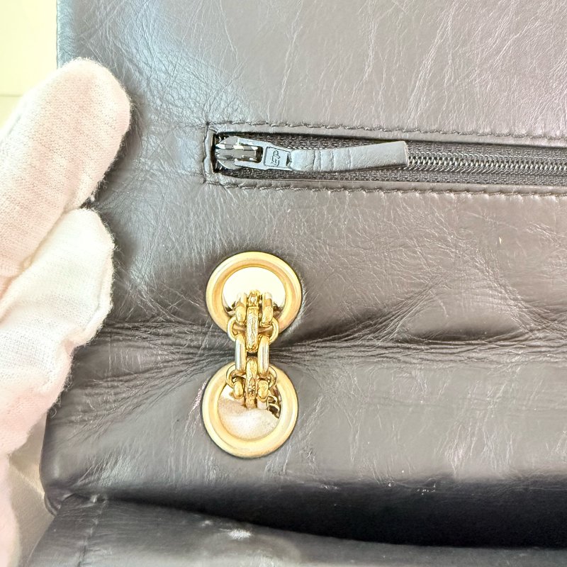 香奈兒 / Chanel 2.55 肩背包 大號 黑金牛皮 尺寸: 20×31.5×10 cm 年份:2010 年 13 開-28