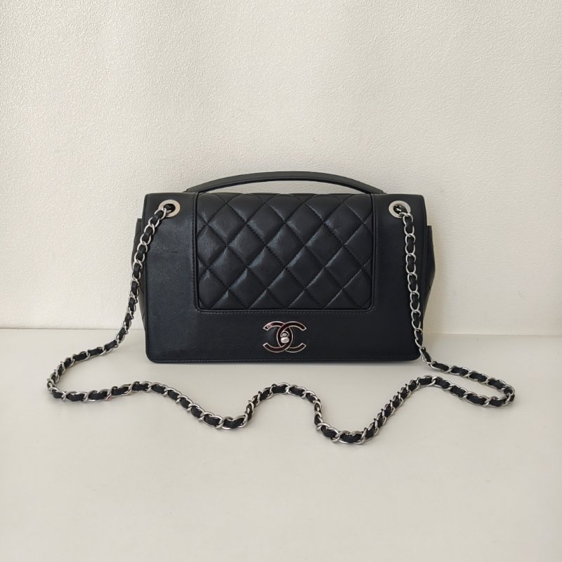 香奈兒 Chanel 腋下包 黑色 銀色金屬 23 開  年份：2017 年 97 新-1