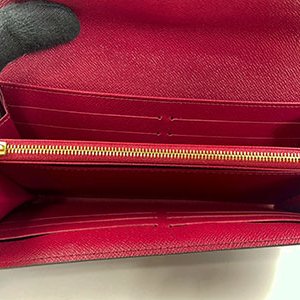 *奢華大道國際精品*【L3359】LV原花/紫紅色內裡 SARAH 信封長夾 M62234-7