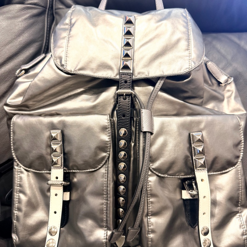 PRADA 銀色✨稀有款✨後背包 鉚釘尼龍雙肩包 (1BZ811)-6