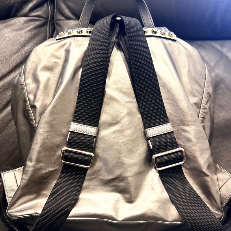 PRADA 銀色✨稀有款✨後背包 鉚釘尼龍雙肩包 (1BZ811)-7