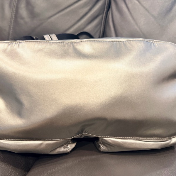 PRADA 銀色✨稀有款✨後背包 鉚釘尼龍雙肩包 (1BZ811)-8