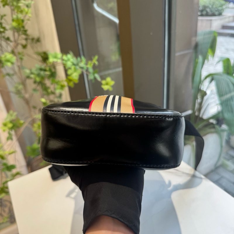 Burberry  相機包 尺寸約22x16x5-2