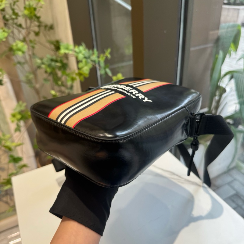 Burberry  相機包 尺寸約22x16x5-3