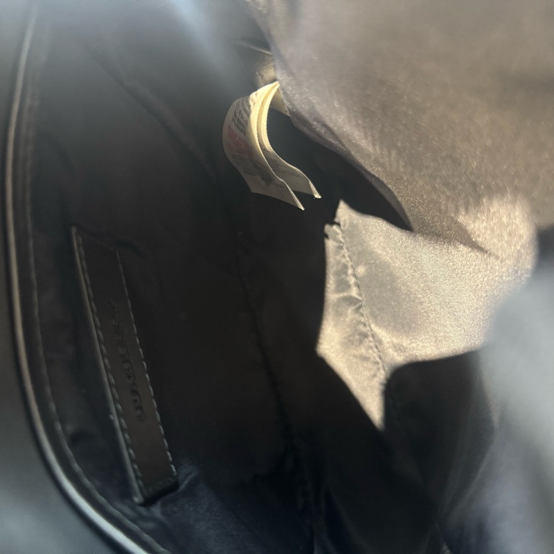 Burberry  相機包 尺寸約22x16x5-6