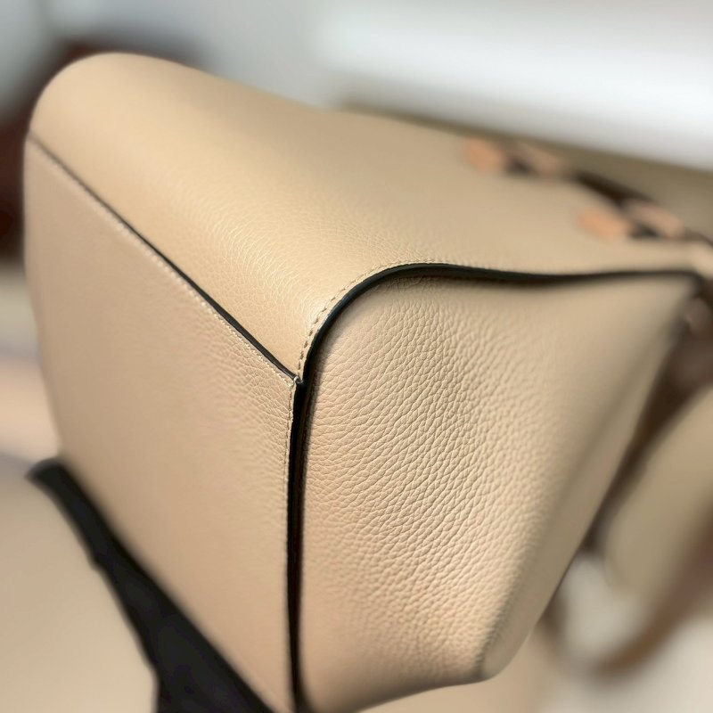 🏷Loewe 羅意威．Hammock Compact 吊床包-5