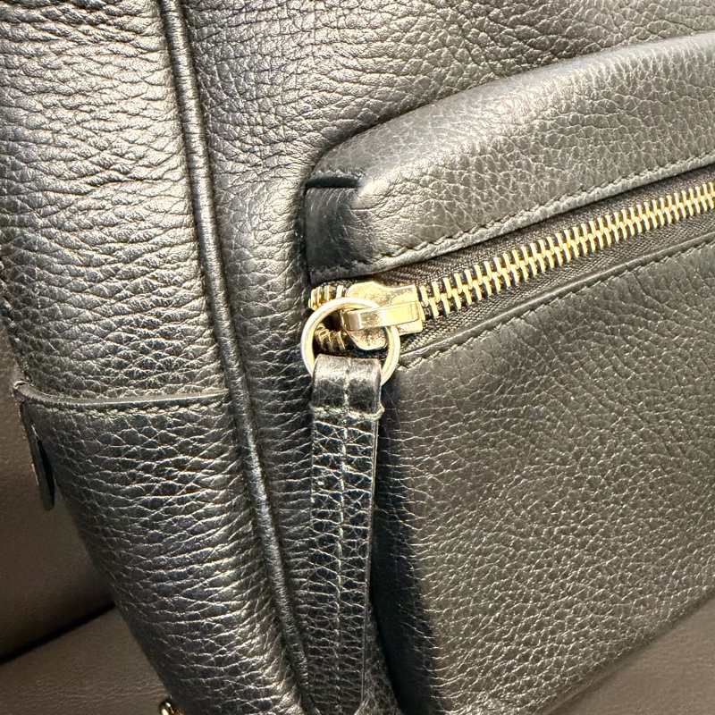 Gucci Soho 黑色荔枝紋牛皮金鏈後背包-3