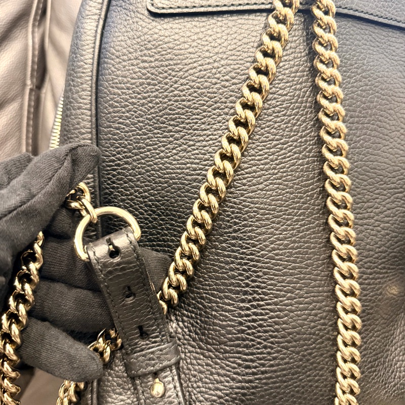 Gucci Soho 黑色荔枝紋牛皮金鏈後背包-12
