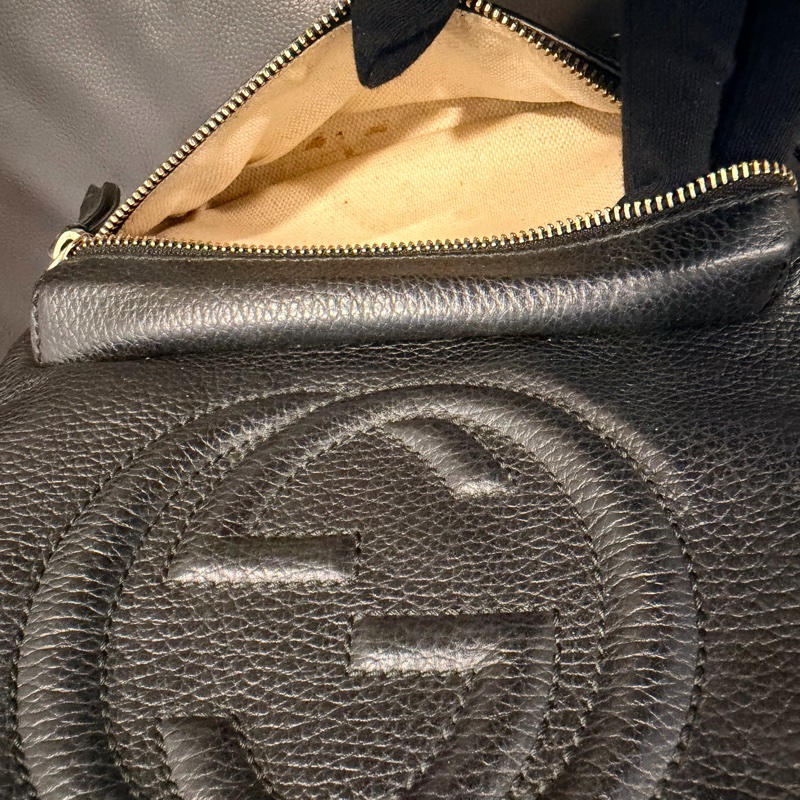 Gucci Soho 黑色荔枝紋牛皮金鏈後背包-18