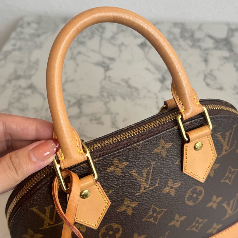 LV M46990花紋Alma BB-17