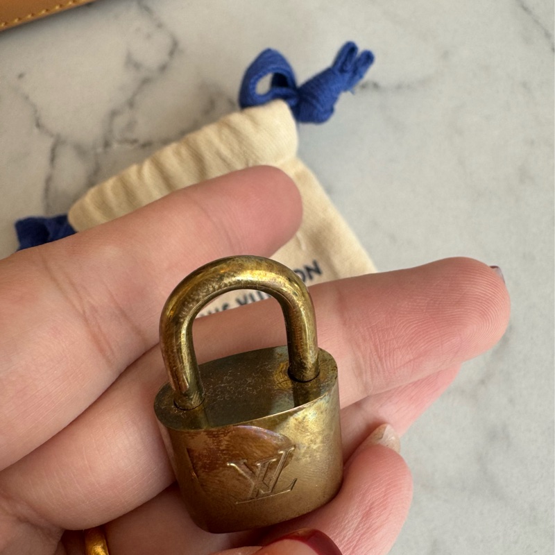 LV M46990花紋Alma BB-31