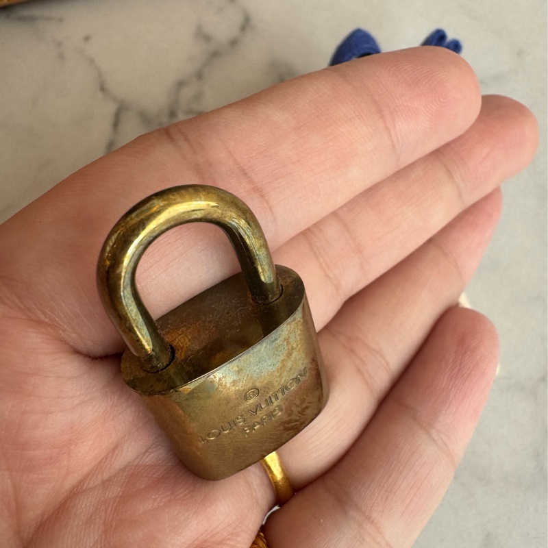 LV M46990花紋Alma BB-32