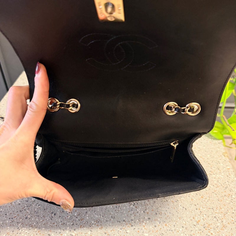 精緻刻愛價錢合理,可放大手機,短夾,有保卡有袋子-10