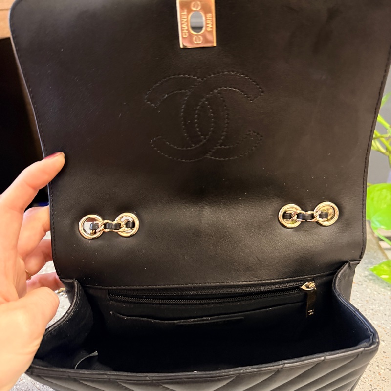 精緻刻愛價錢合理,可放大手機,短夾,有保卡有袋子-11