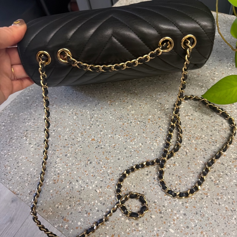 精緻刻愛價錢合理,可放大手機,短夾,有保卡有袋子-12