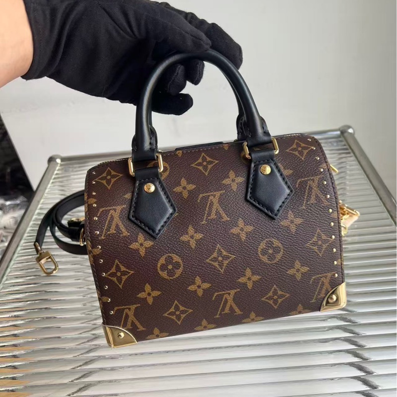 全新閒置🆕 Lv / 路易威登 晶片款 speedy trunk 20 老花鉚釘手提斜挎包 包型立挺 尺寸20*14*11cm-3