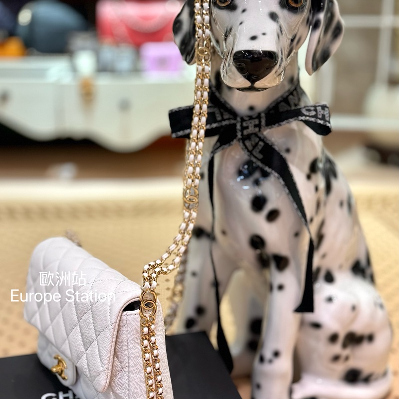 Chanel 白色 牛皮 Classic Flap 20cm-1