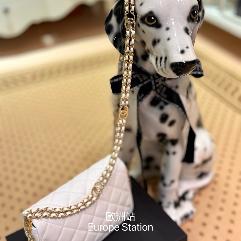 Chanel 白色 牛皮 Classic Flap 20cm-2