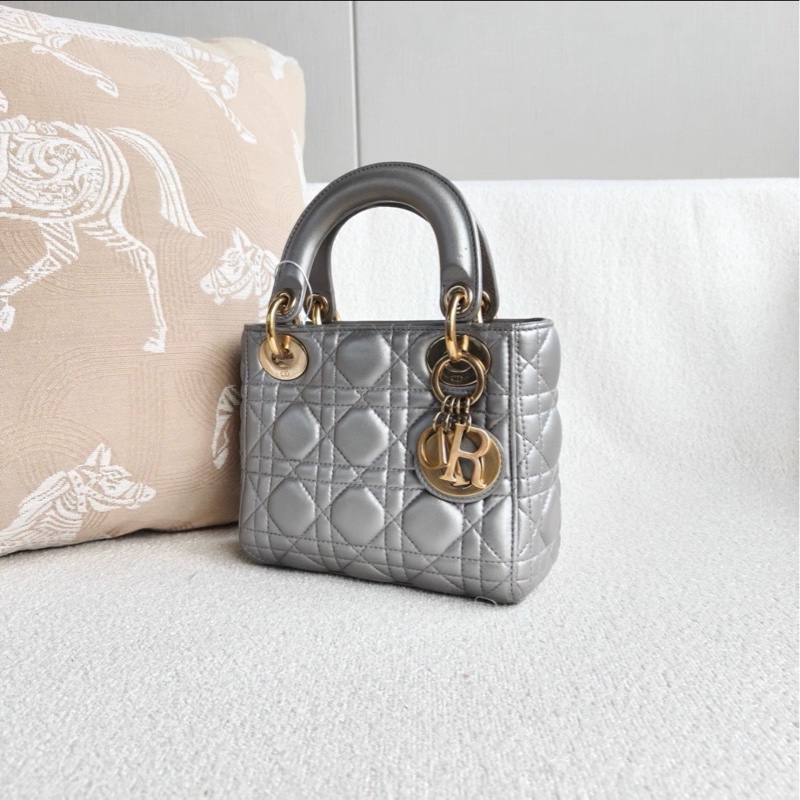 仙氣天花板💎99新🆕Dior迪奧珠光灰金扣三格戴妃包手提包-9