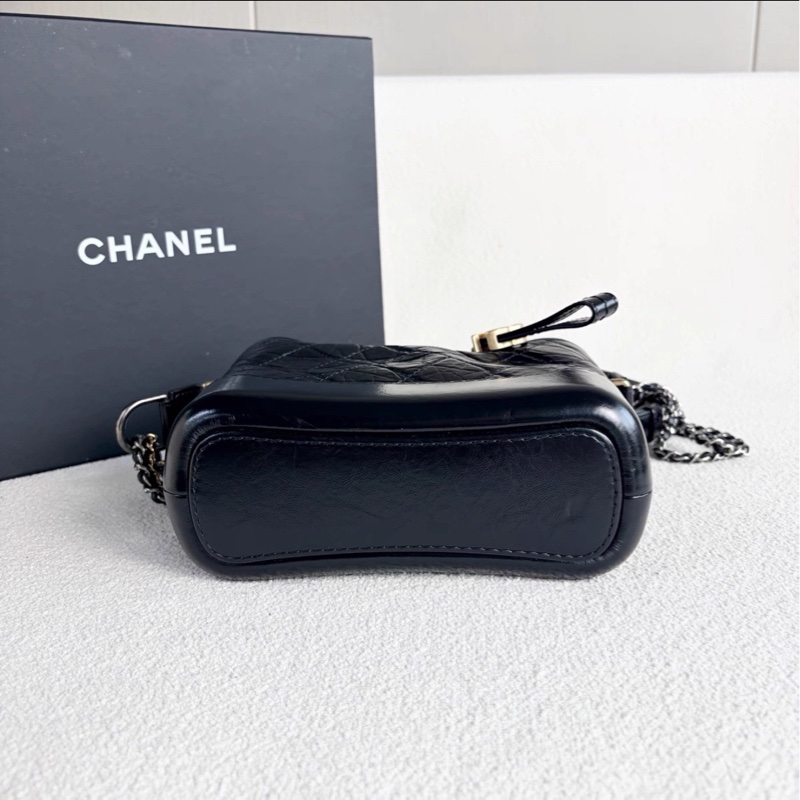 人氣王來啦😍極新超低價💯Chanel香奈兒黑金牛皮小號流浪包單肩斜挎包-9