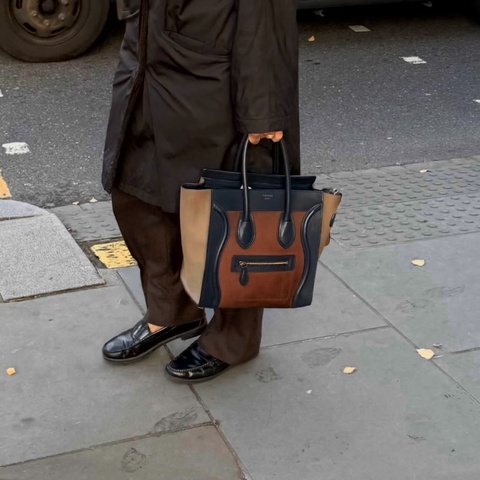 Celine Luggage笑臉包大號 金扣 牛皮31*30*17  98新配件塵袋