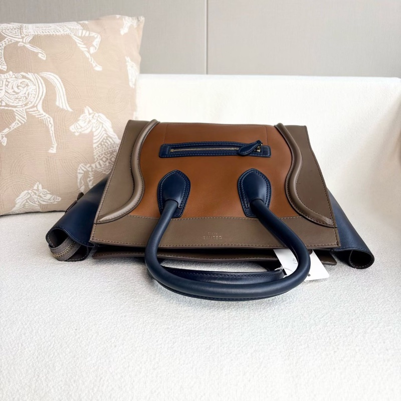 Celine Luggage笑臉包大號 金扣 牛皮31*30*17 98新配件塵袋-5