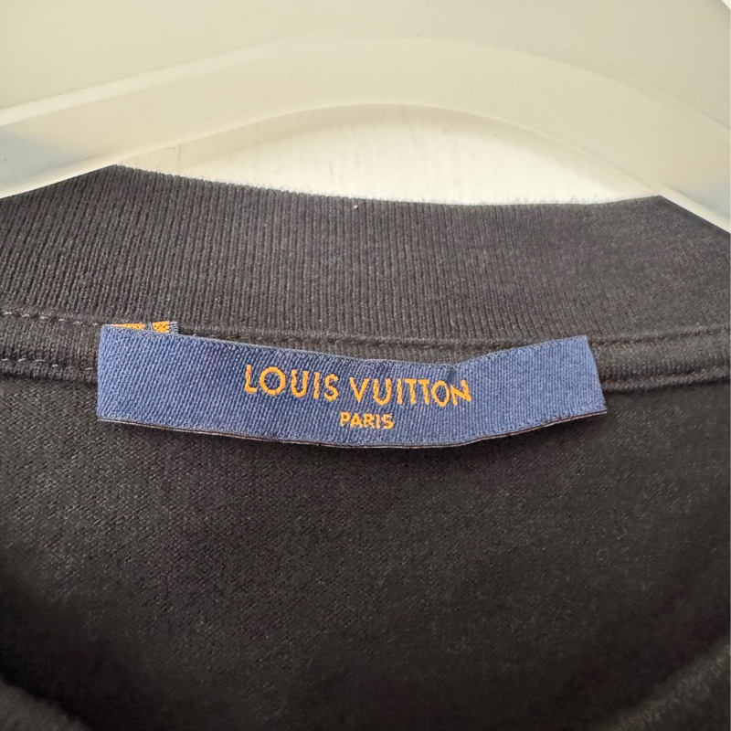 LV黑色前字母短袖T恤-5