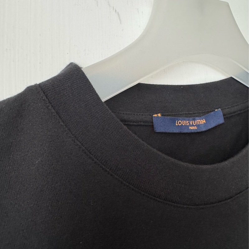 LV黑色前字母短袖T恤-8