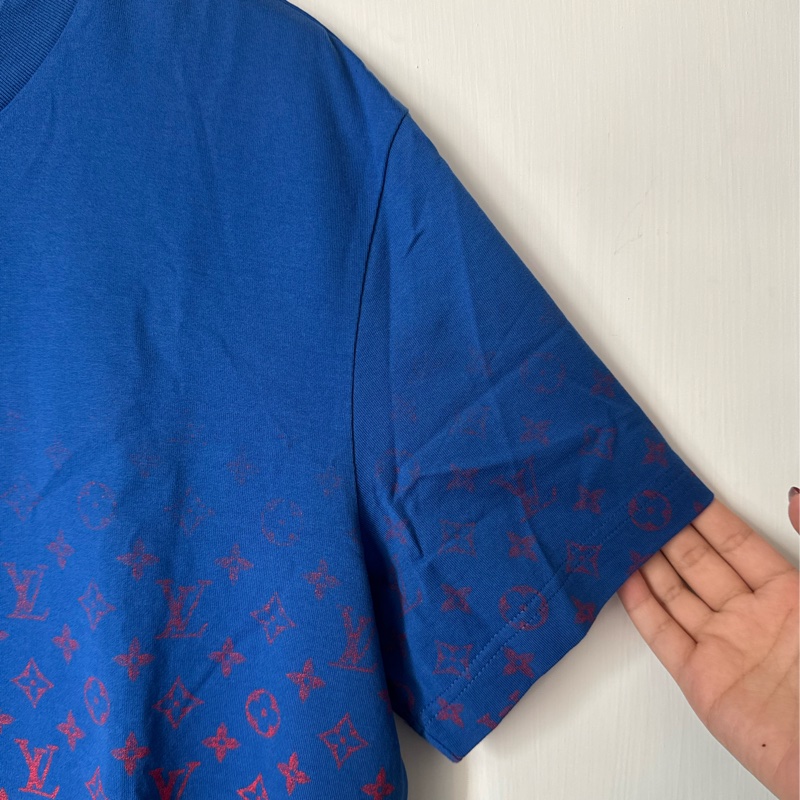 LV 藍/紅漸層logo短袖T恤-3