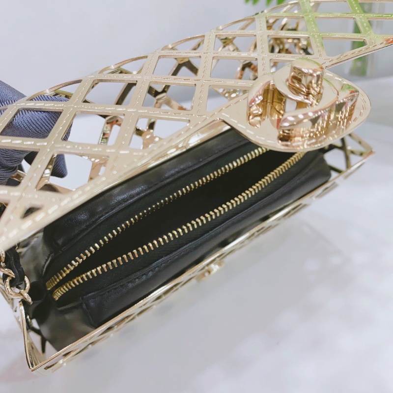 Chanel限定秀款鏤空金屬 mini cf晚宴包鏈條肩背包18×10×6 98新配件盒子保卡 塵袋-2