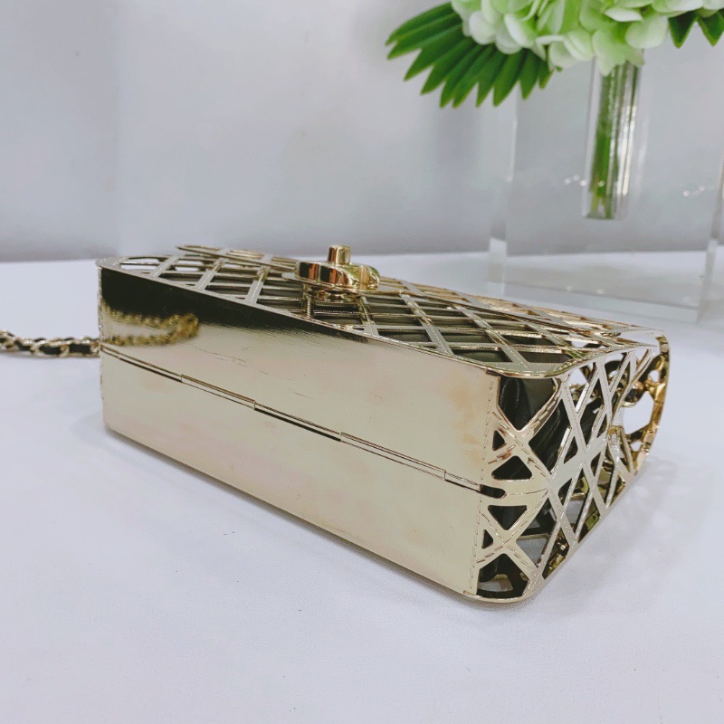 Chanel限定秀款鏤空金屬 mini cf晚宴包鏈條肩背包18×10×6 98新配件盒子保卡 塵袋-5