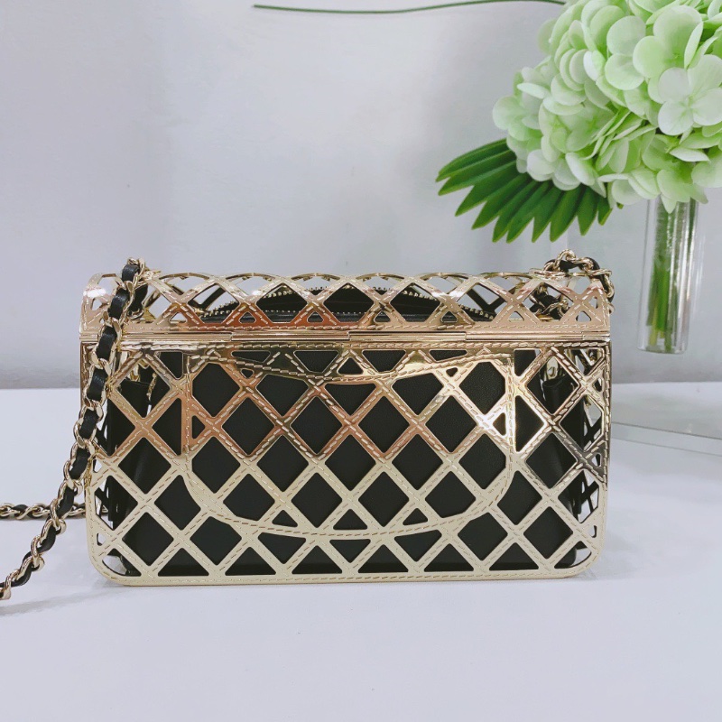 Chanel限定秀款鏤空金屬 mini cf晚宴包鏈條肩背包18×10×6 98新配件盒子保卡 塵袋-7