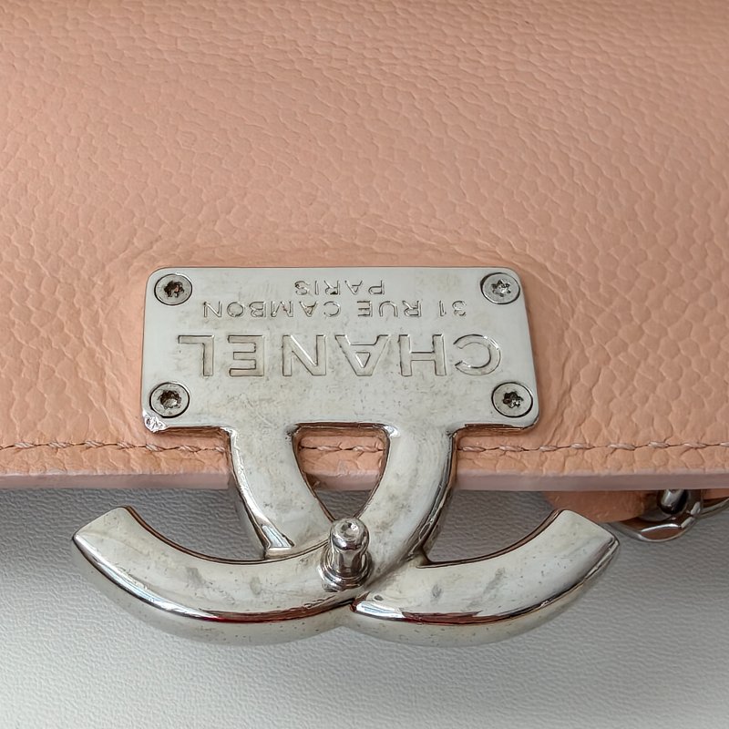 Chanel 香奈兒古巴系列郵差包 24 開有 有卡 2017 年 97 新-14