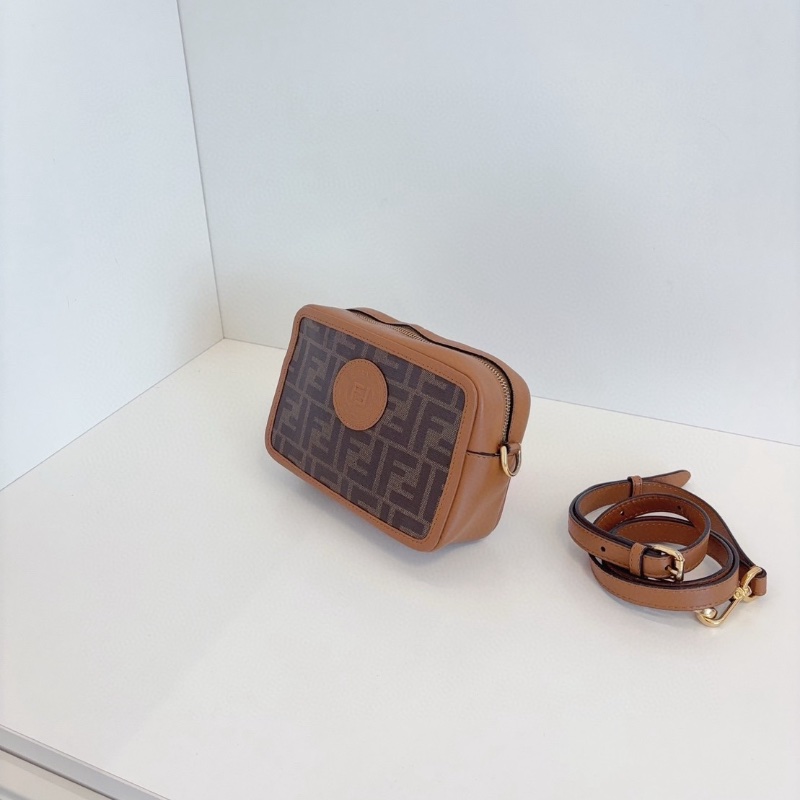 Fendi 焦糖拼老花相機包 18*12*6 98新配件塵袋-4