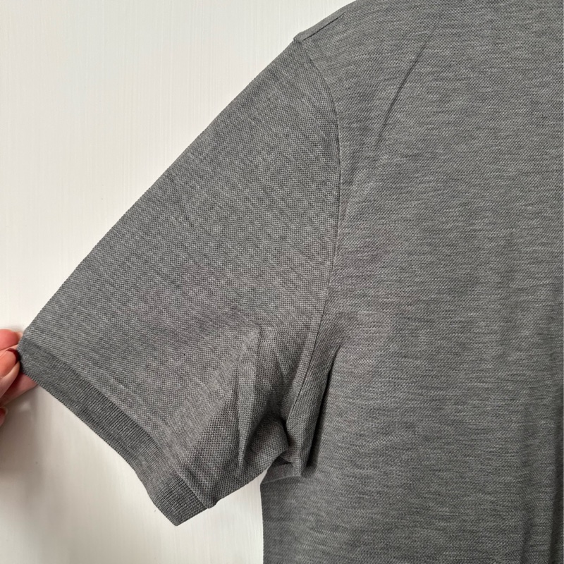 LV灰色前刺繡logo polo衫-4