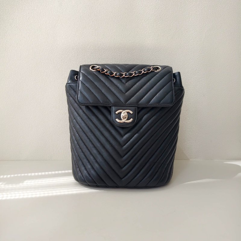 香奈兒 / Chanel 後背包 小號黑色小牛皮 25 開 19.5 × 26.5 × 12.5 cm 2018 年 98 新-0