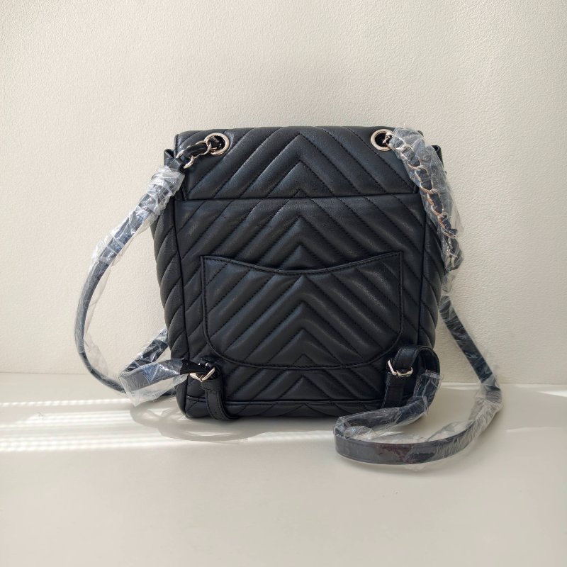 香奈兒 / Chanel 後背包 小號黑色小牛皮 25 開 19.5 × 26.5 × 12.5 cm 2018 年 98 新-1