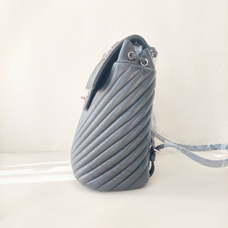 香奈兒 / Chanel 後背包 小號黑色小牛皮 25 開 19.5 × 26.5 × 12.5 cm 2018 年 98 新-2