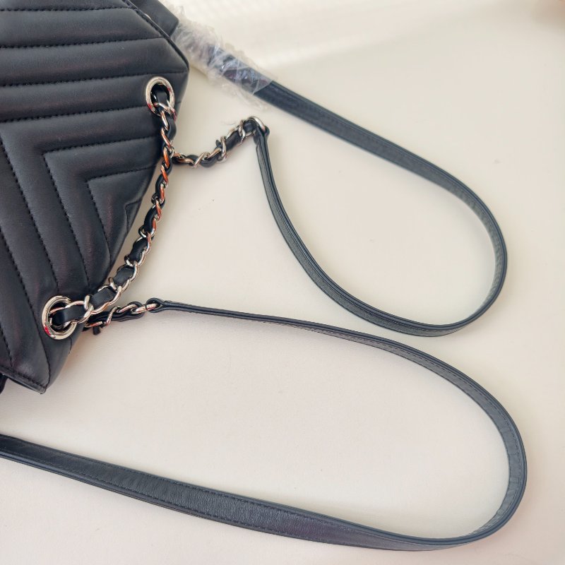 香奈兒 / Chanel 後背包 小號黑色小牛皮 25 開 19.5 × 26.5 × 12.5 cm 2018 年 98 新-6