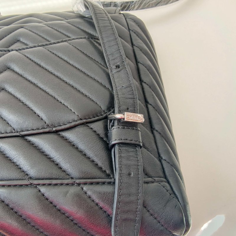 香奈兒 / Chanel 後背包 小號黑色小牛皮 25 開 19.5 × 26.5 × 12.5 cm 2018 年 98 新-9