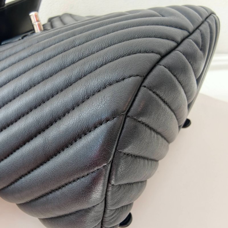 香奈兒 / Chanel 後背包 小號黑色小牛皮 25 開 19.5 × 26.5 × 12.5 cm 2018 年 98 新-13